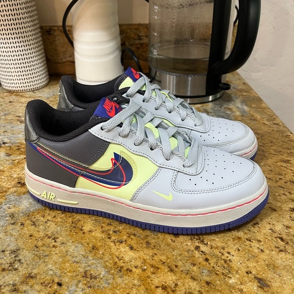 Nike Air Force 1 size 5.5 - Picture 1 of 9